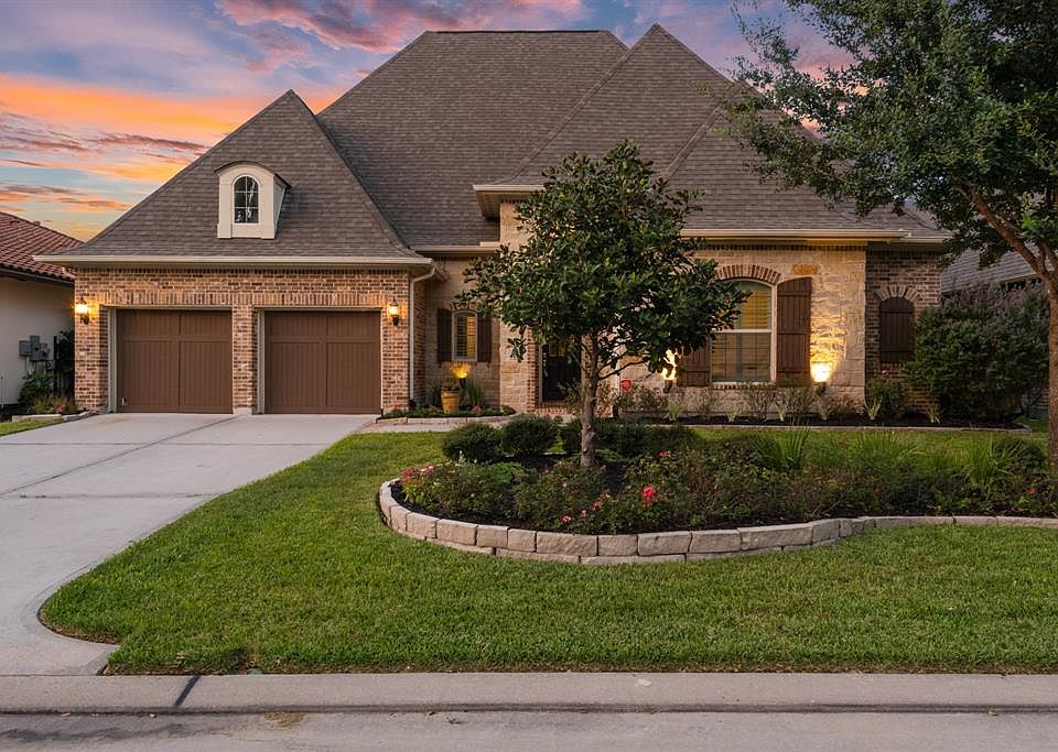 1st image of 30 Woodglade Way
