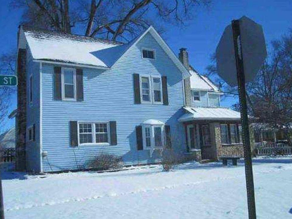 1st image of 13270 Maple St