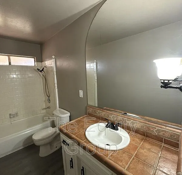 2601 S Kloth Dr — Photo 9
