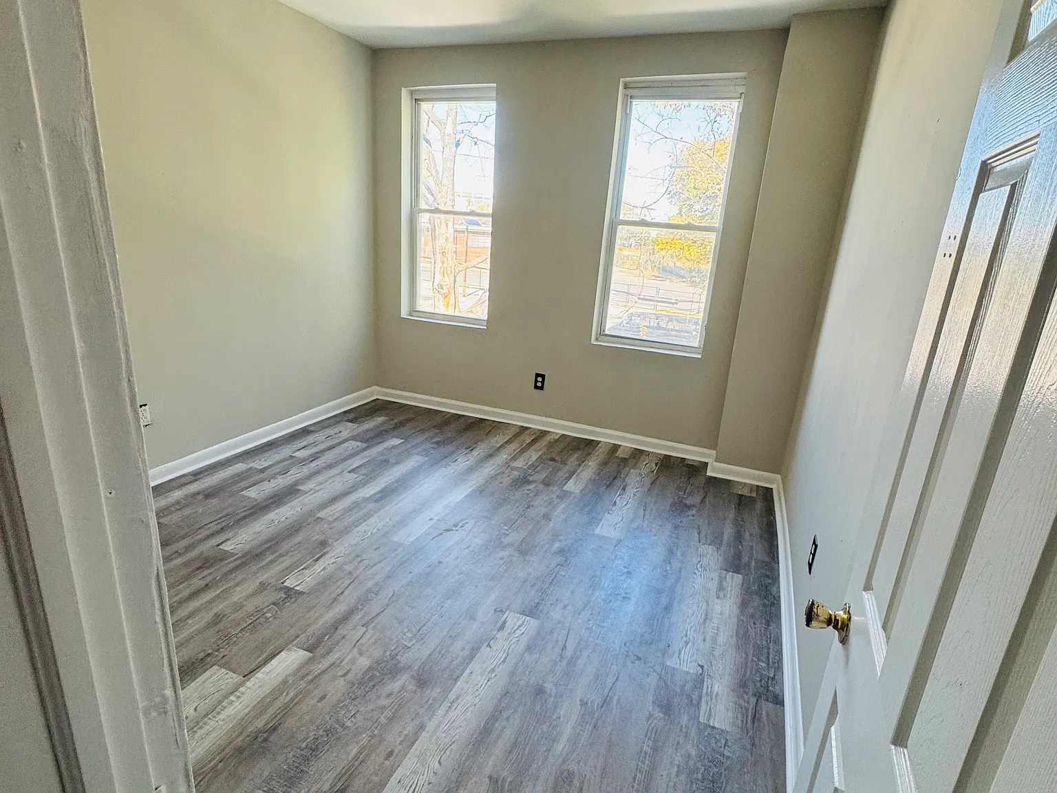 2 bed, 1100 sqft, $1,250 — Photo 2