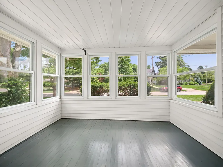 1110 N Wheaton Ave — Photo 8
