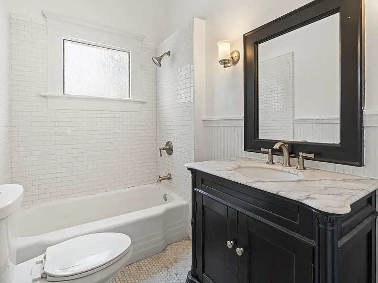 487 Boulevard SE — Photo 9