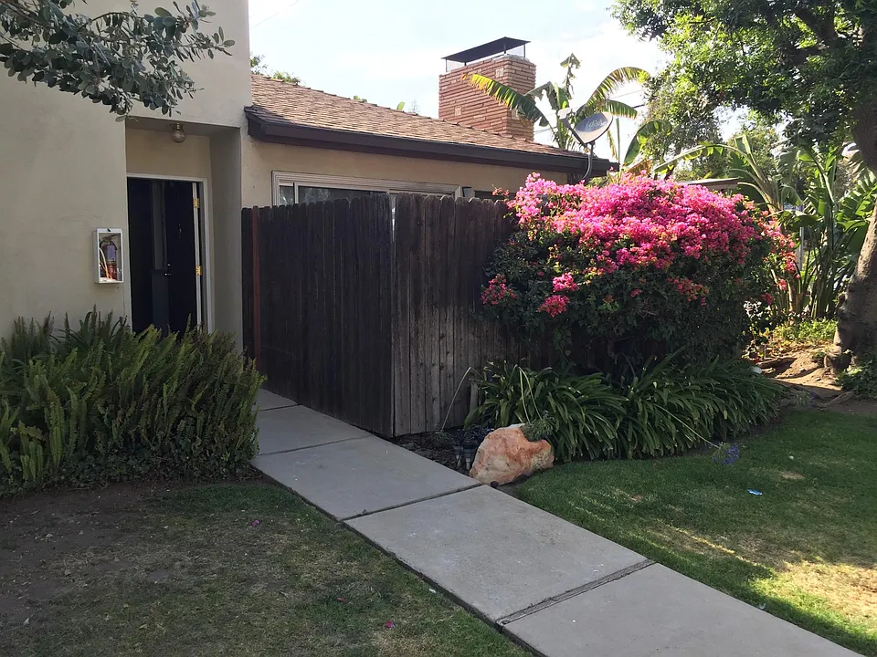 18000 Burbank Blvd #6