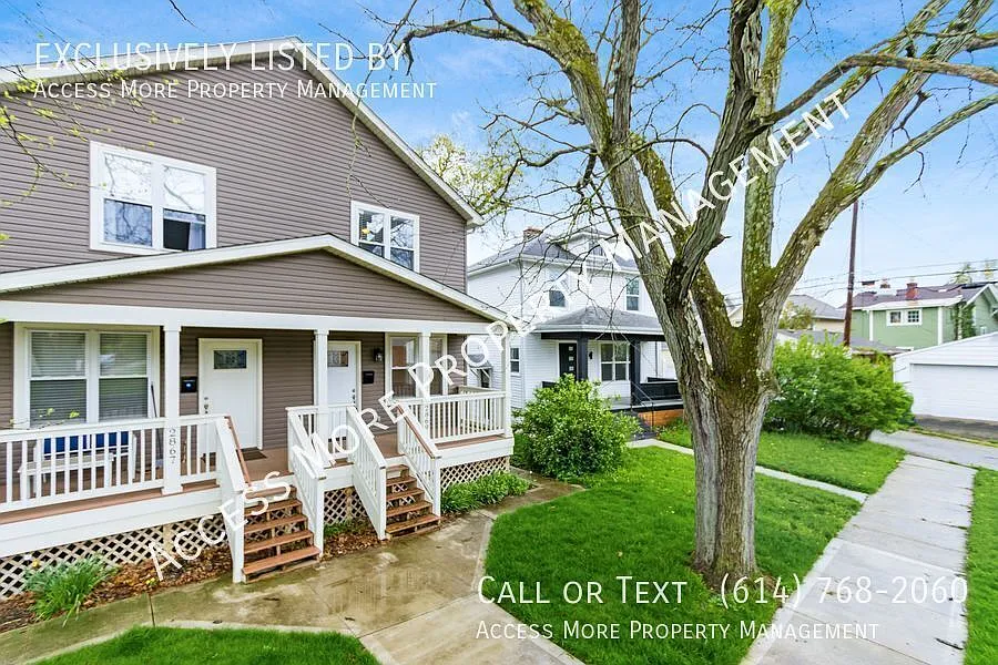 Awesome 3 Bed 1.5 Bath Duplex Off North High - Fenced Yard! — Photo 3