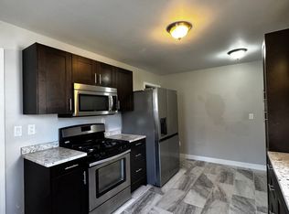 909 10th St NW, Rochester, MN 55901