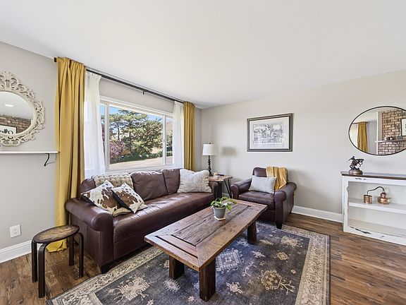 4th image of 1415 Roza Vista Pl