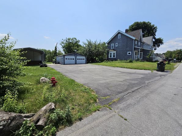 16 Sanford Ave