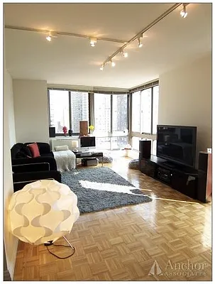 Rented by Anchor Associates | media 28