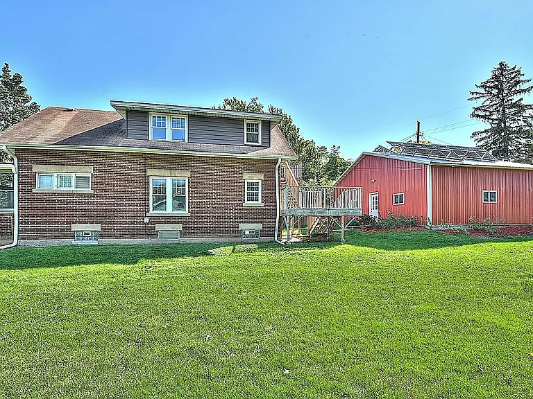 1698 Ross Ave — Photo 9