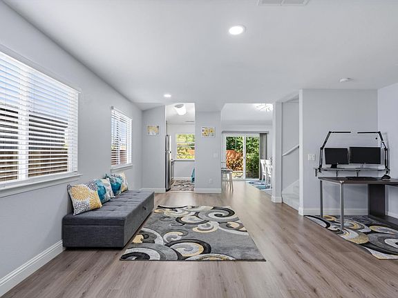 3rd image of 408 Flower Avenue