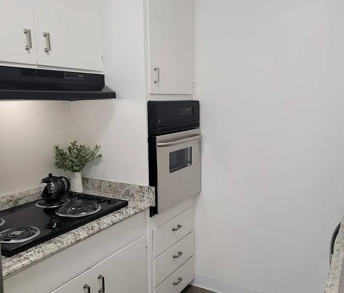 3070 Van Sansul Ave #1B — Photo 2