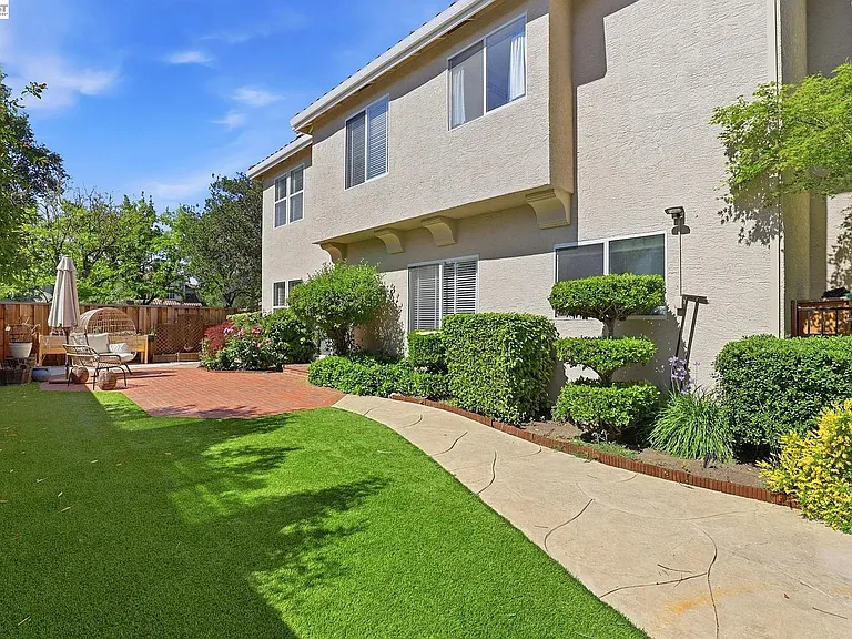 780 Avante Pl — Photo 40