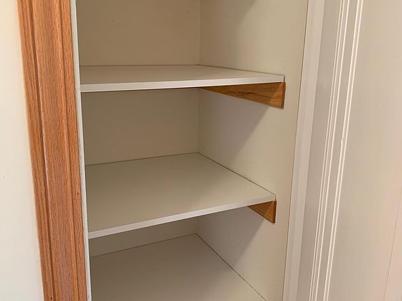 4th image of 542 Lincoln Ave APT 101