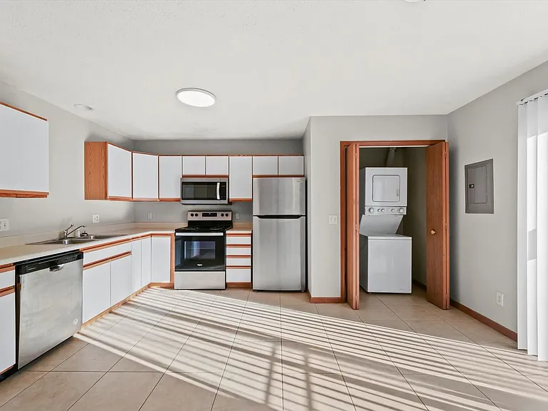 129 Crossing Dr — Photo 7