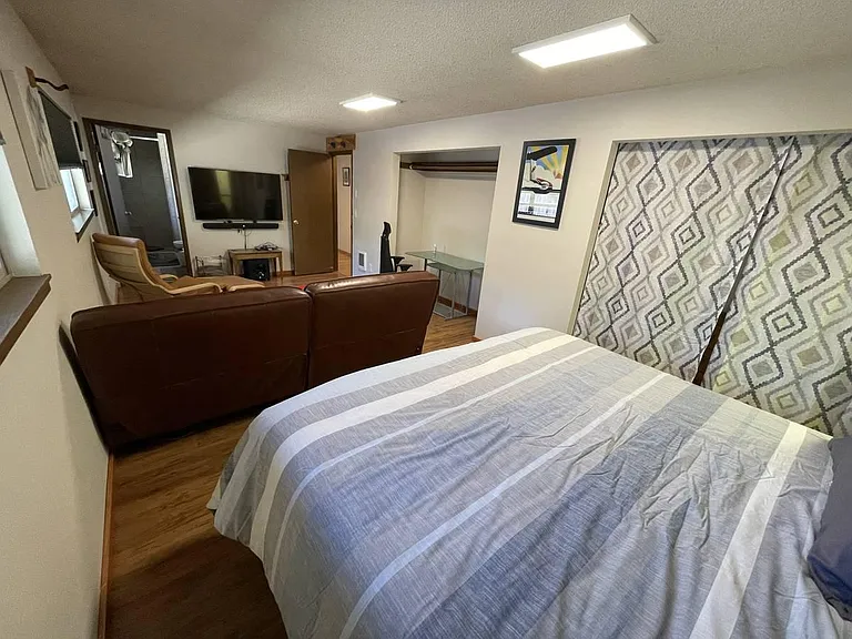 1677 SW Knoll Ave — Photo 14