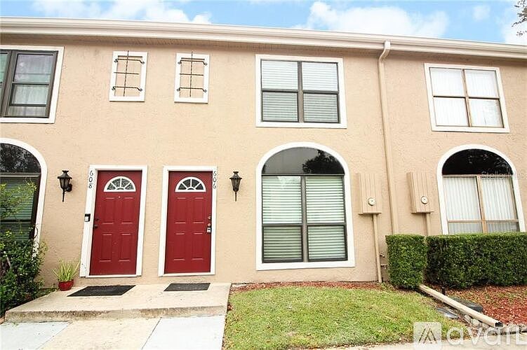 1st image of 606 Casa Park O Ct #O