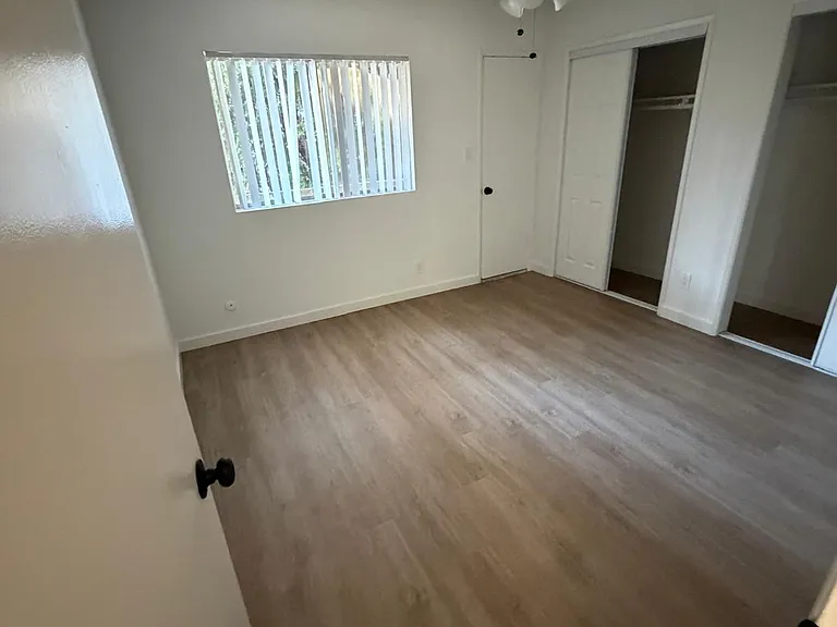 4717 Willis Ave — Photo 13