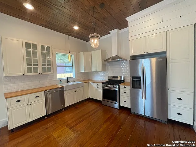 218 Vance St — Photo 3
