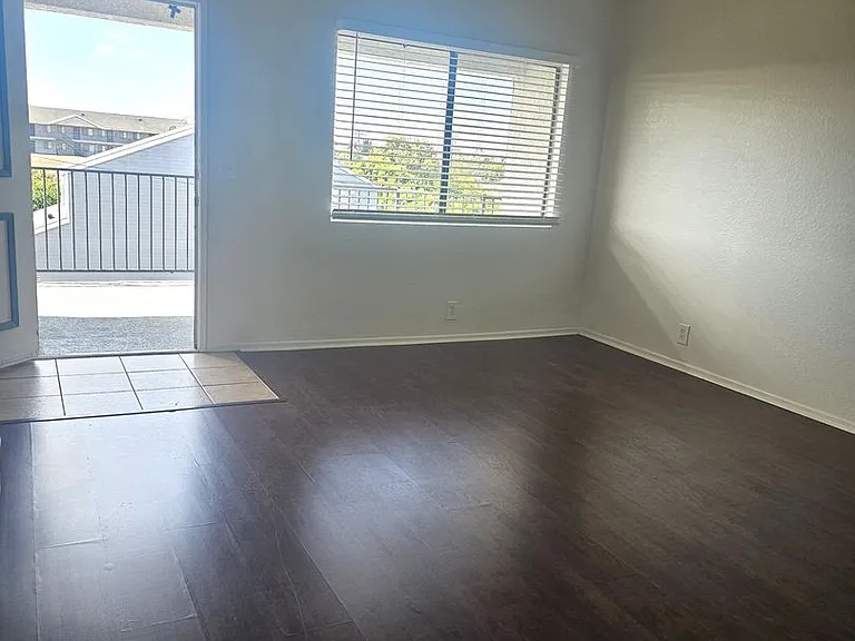 13528 Lemoli Ave — Photo 3