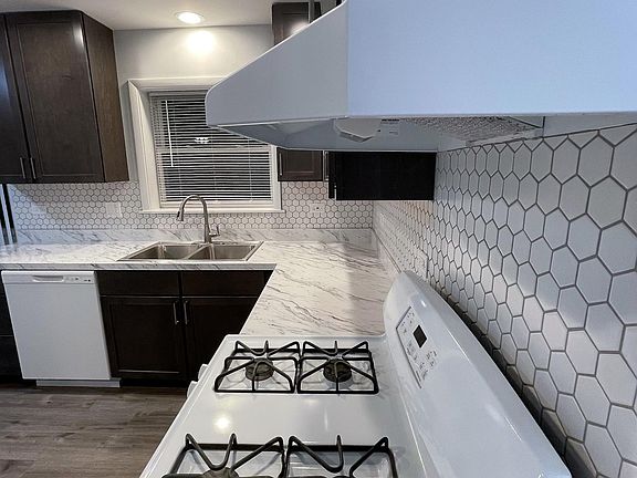 3rd image of 6036 W Lawrence Ave #2