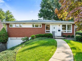 385 Collins Dr, Pittsburgh, PA