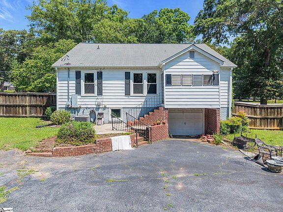 3rd image of 214 N Pliney Cir