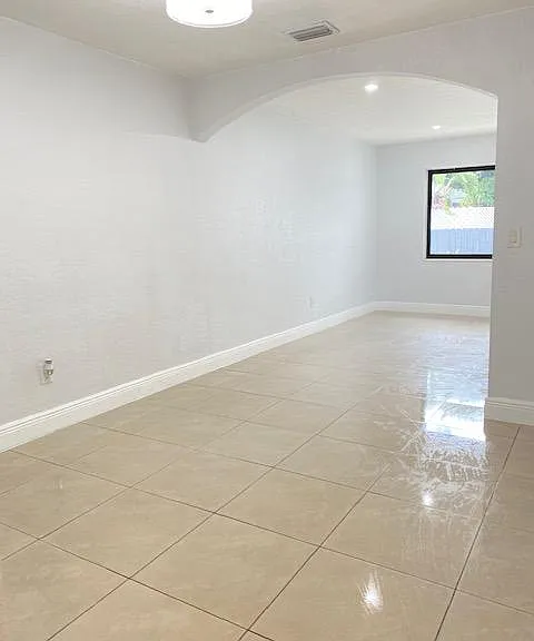 997 SE 1st Pl — Photo 6