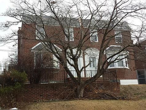 2nd image of 4213 Lansing St