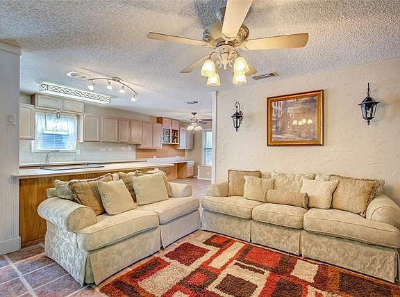 5th image of 404 Kenway Dr