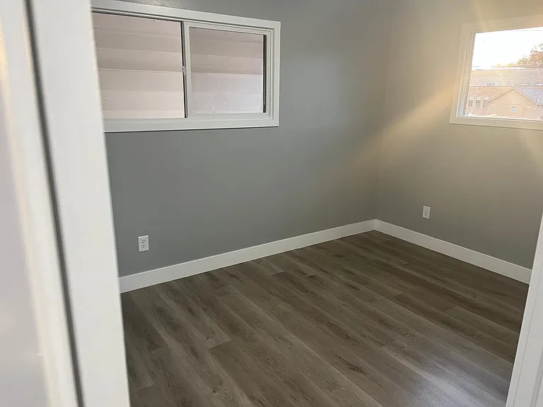 733 W Augusta Ave #1 — Photo 1