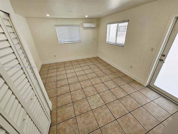 4th image of 9301 SW 37th St #4
