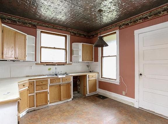 4th image of 505 E Jackson St