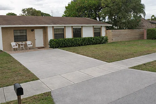 3020 NW 23rd St Photo 1