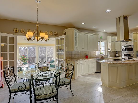 5th image of 1278 Belle Meade Dr