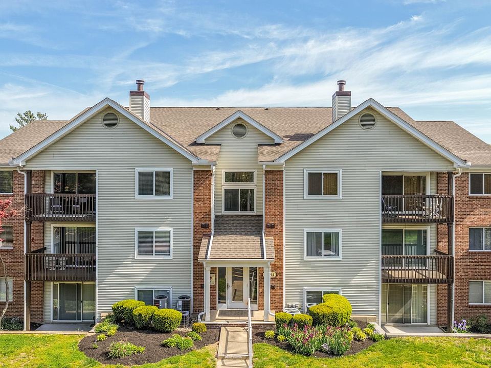 1st image of 5984 Meadowcreek Dr #9
