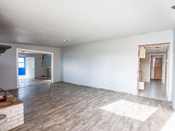 4th image of 608/610 N Turner St