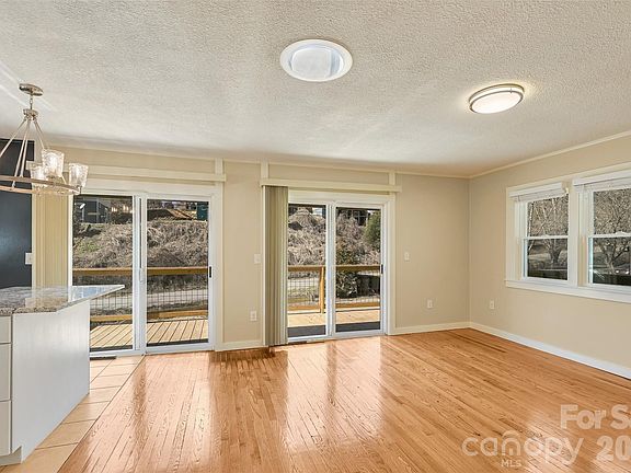 4th image of 9 Woodfin Ave