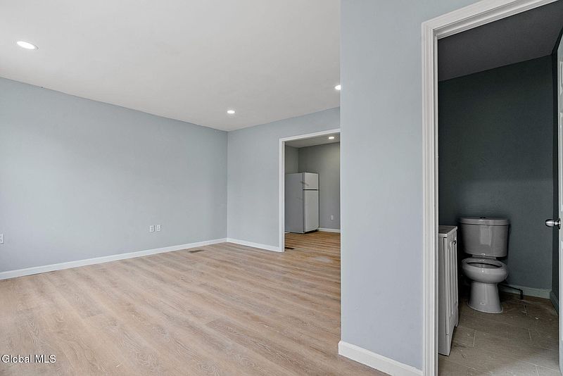 4th image of 111 Mann Avenue