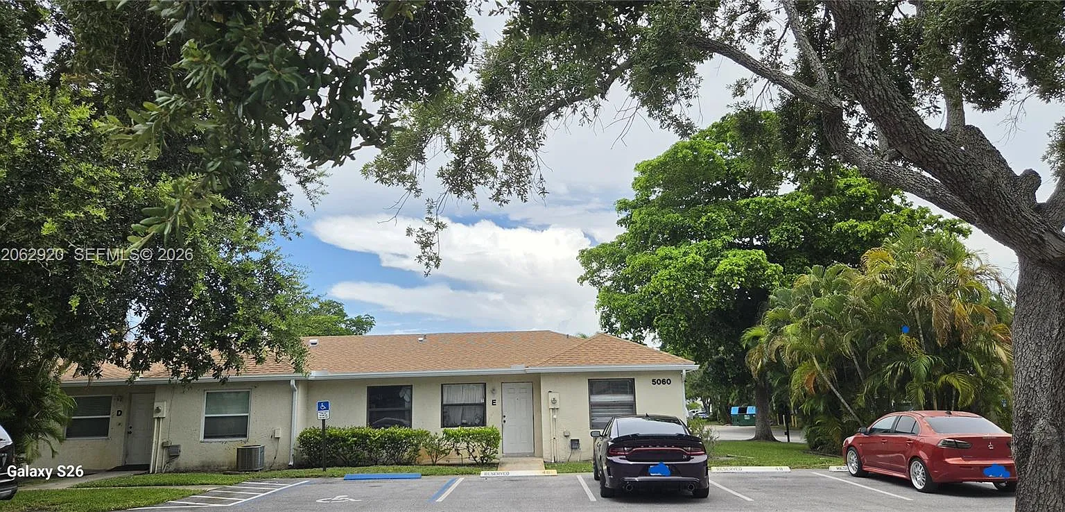 Park Place Townhomes — Photo 1