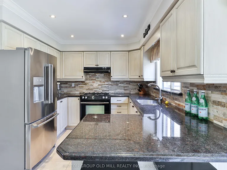 6835 Forest Park Dr — Photo 10