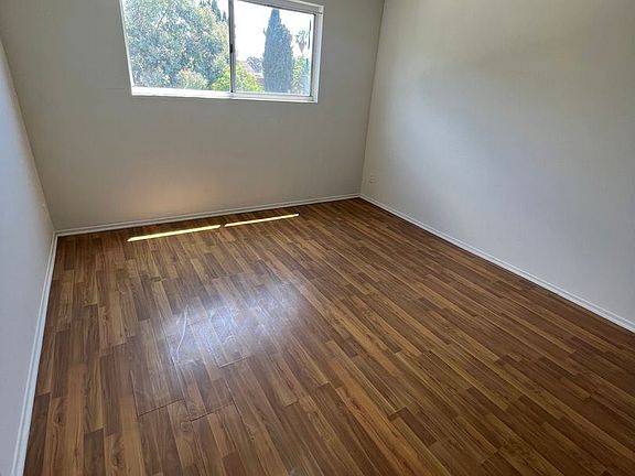 5th image of 2937 S Orange Dr #1