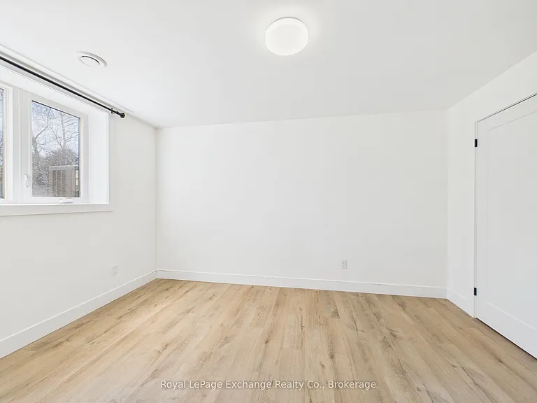 1085 Sutton St — Photo 14