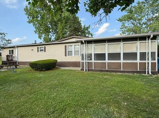 17308 Roberts Dr, Davisburg, MI 48350