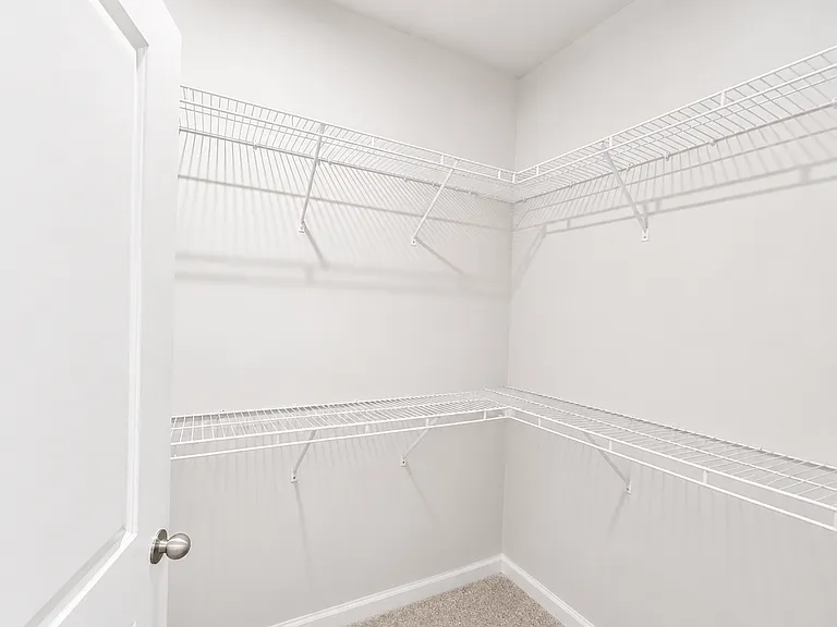 717 Isleworth Ln — Photo 11