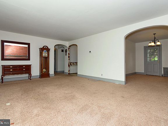 825 W Chester Pike, West Chester, PA 19382 | MLS # ...