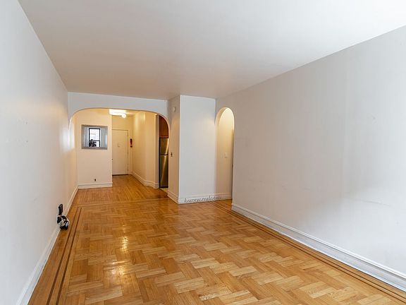 4th image of 43-30 46th St #T3l