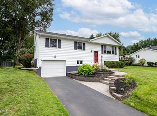 32 Comely Ln, Latham, NY 12110
