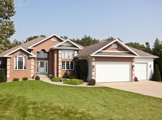 4900 Hunt Rd, Cedar Rapids, IA 52411