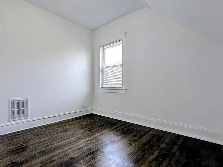 7315 S Kenwood Ave — Photo 14