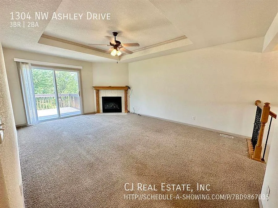 3 bed, $1,550 — Photo 2